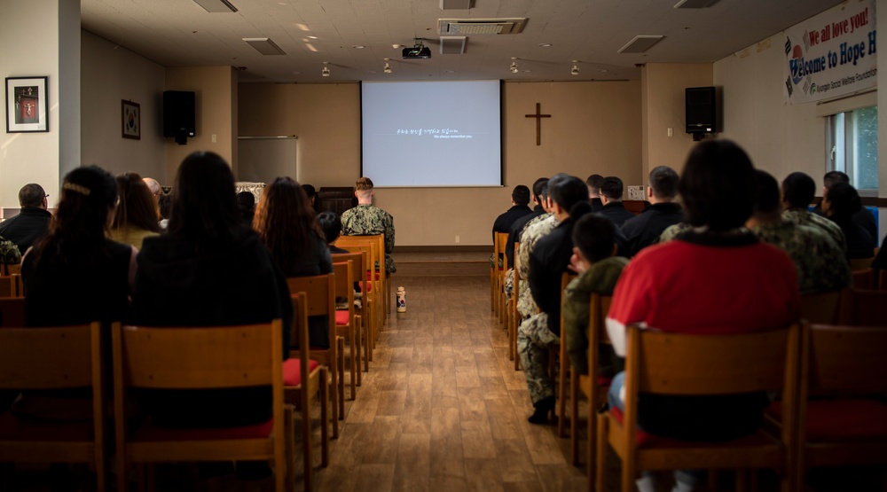 USS Carl Vinson (CVN 70) Sailors Participate in a Community Relations Visit