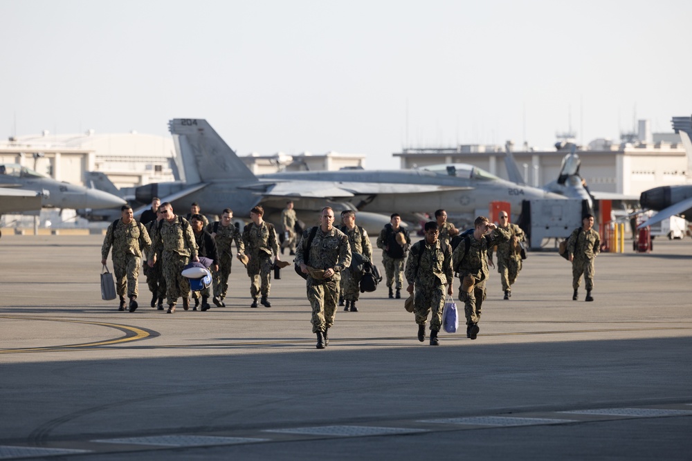 Welcome Home: Sailors with CVW-5 Return to Marine Corps Air Station Iwakuni