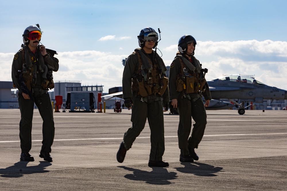 Warm Welcome: Pilots with VMFA 125 return to Marine Corps Air Station Iwakuni