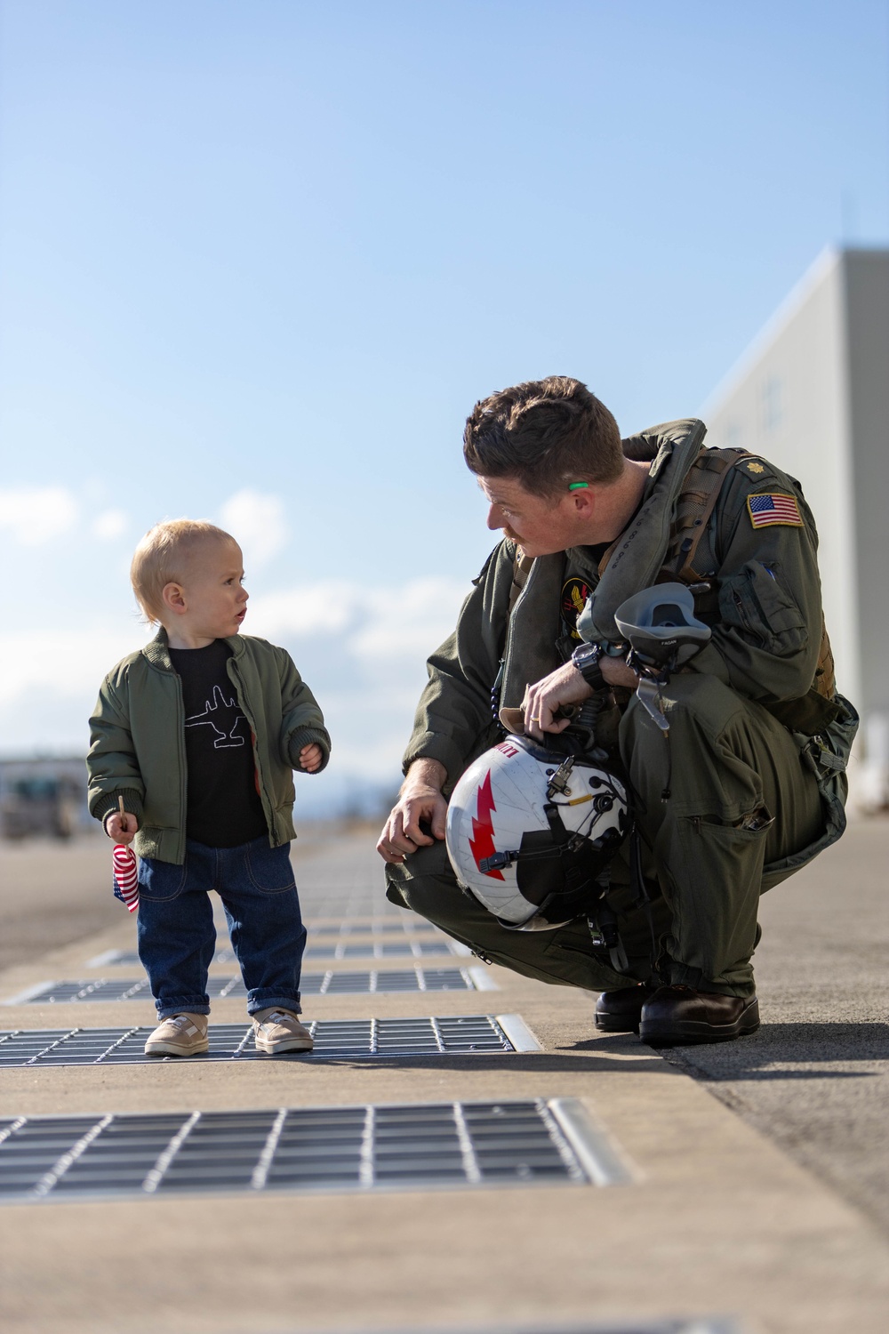 Warm Welcome: Pilots with CVW 5 return to Marine Corps Air Station Iwakuni