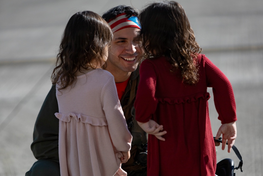 Warm Welcome: Pilots with CVW 5 return to Marine Corps Air Station Iwakuni