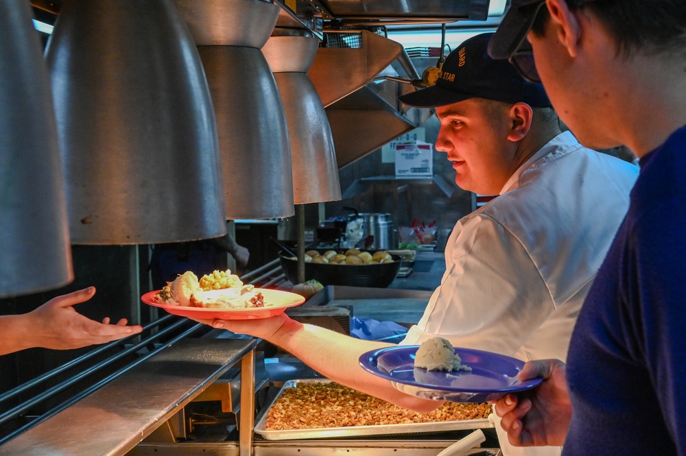 Coast Guard Cutter Polar Star (WAGB 10) celebrates Thanksgiving underway