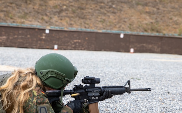 German soldiers qualify on US Army range