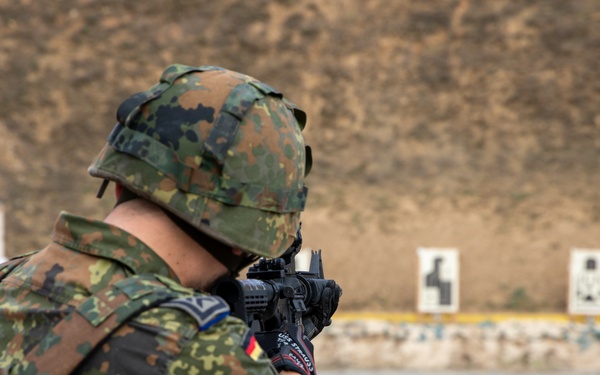 German soldiers qualify on US Army range