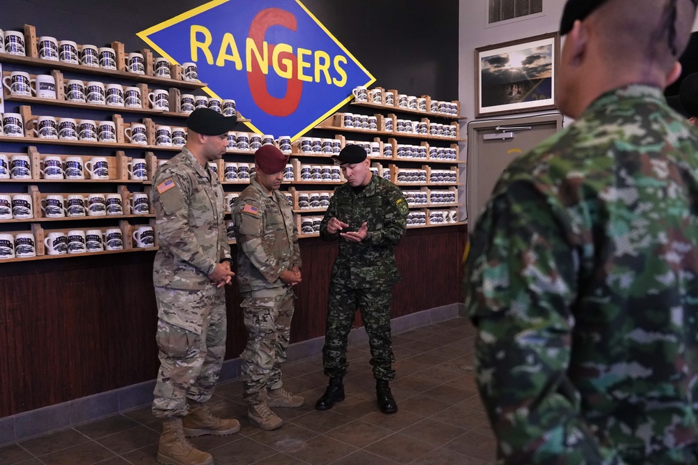 Colombian National Army's Lancero School Commander Visits 7th Special Forces Group in Florida