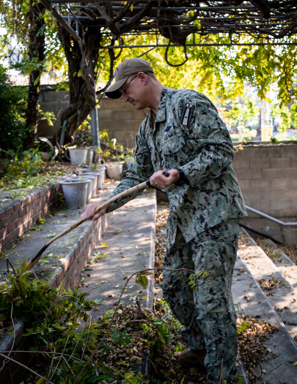 USS Carl Vinson (CVN 70) Sailors Participate in a Community Relations Visit