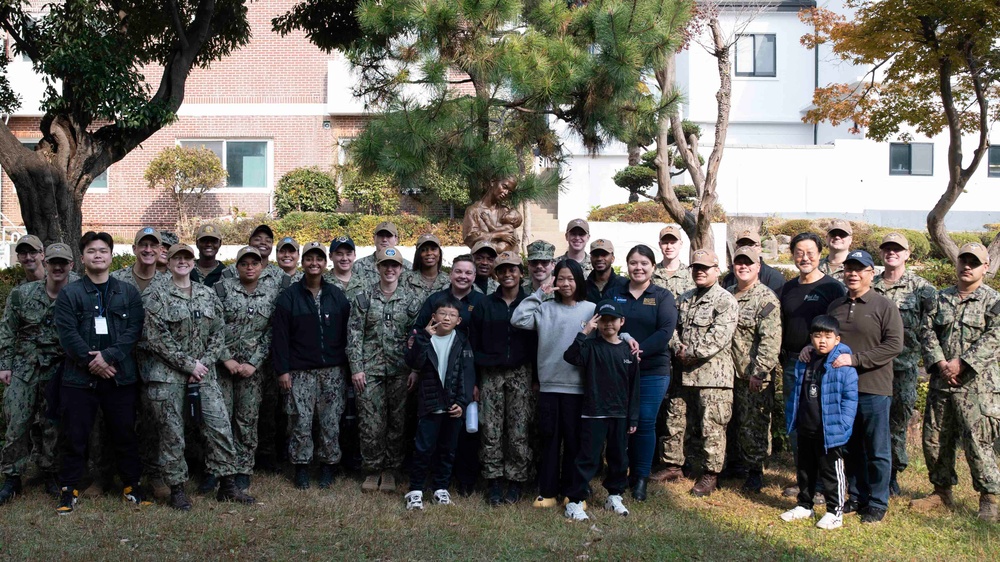 USS Carl Vinson (CVN 70) Sailors Participate in a Community Relations Visit