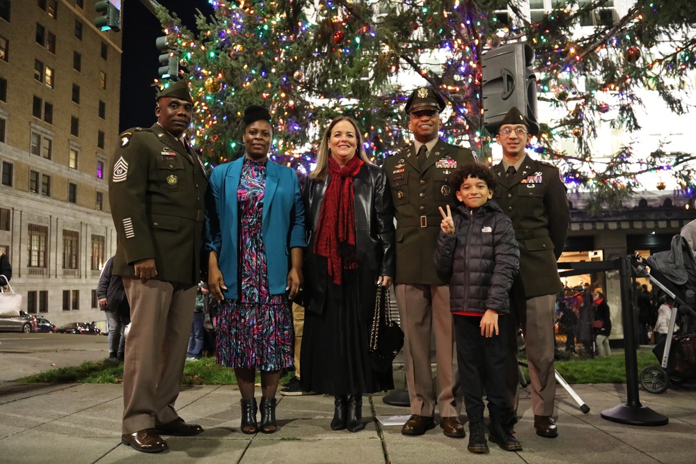 DVIDS - Images - 593rd ESC represented during Tacoma Christmas Tree ...