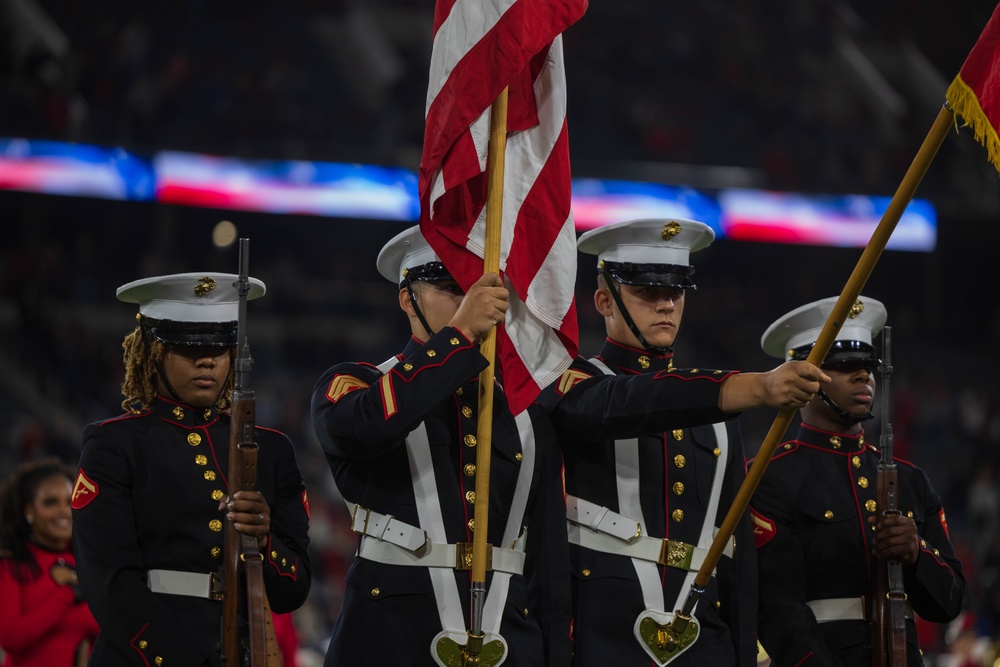 Marines with 1st MARDIV present colors before SDSU game