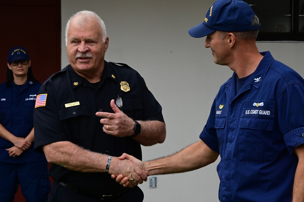 Coast Guard recognizes St. Petersburg Fire Rescue