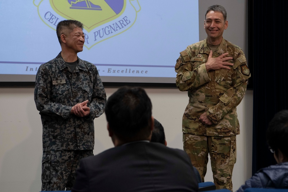 374th AW, JASDF welcome members of the TDA