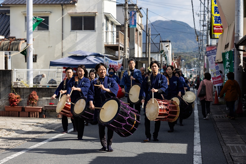 Fight For Faith: U.S. service members and Japanese citizens participate in Kuragake Castle Festival