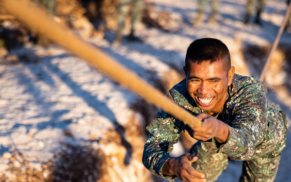 KAMANDAG 7: 3d LLB Bilateral Obstacle Course Competition