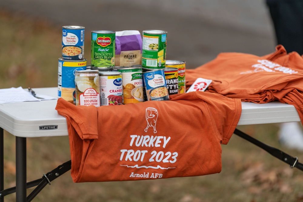 Annual AEDC Turkey Trot 5K brings base personnel together while giving back