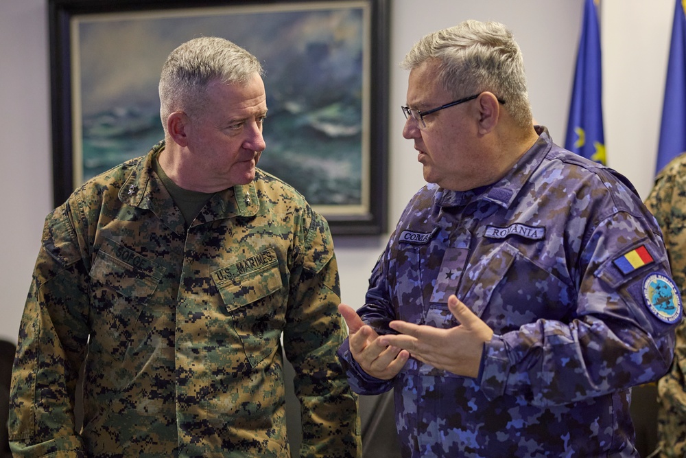 MARFOREUR/AF Commander greets Deputy Chief of Romanian Naval Forces