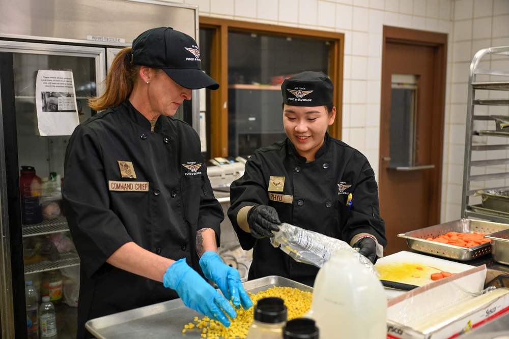 McConnell Leaders prepare Thanksgiving Meal