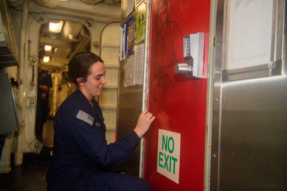 USS Mason (DDG 87) Conducts Routine Ops