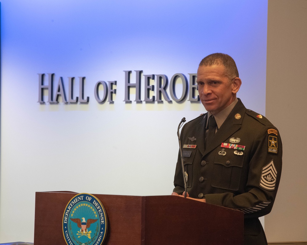 Sergeant Major of the Army recognizes USAREC station commanders