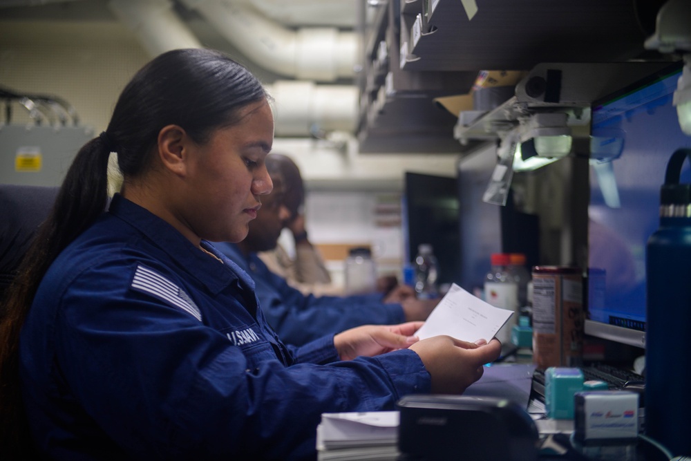 USS Mason (DDG 87) Conducts Routine Operations