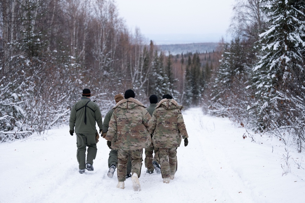 Colonel Townsend attends Arctic Survival School