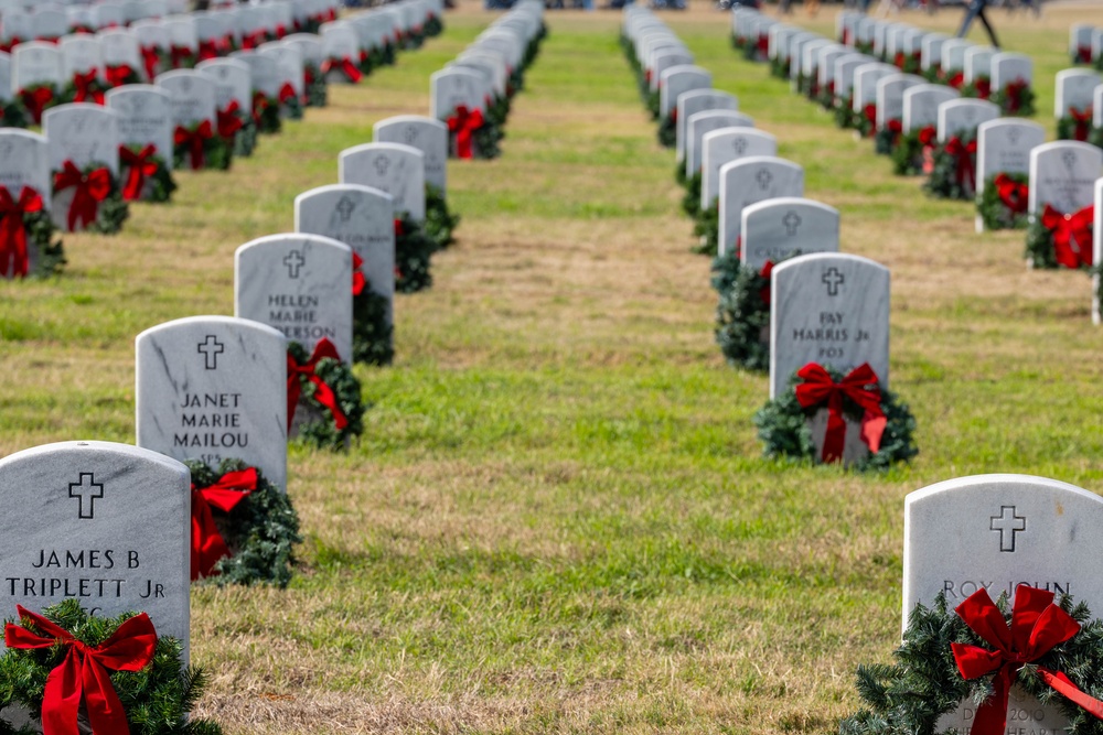 Volunteers lay Wreaths at Veterans Cemetery