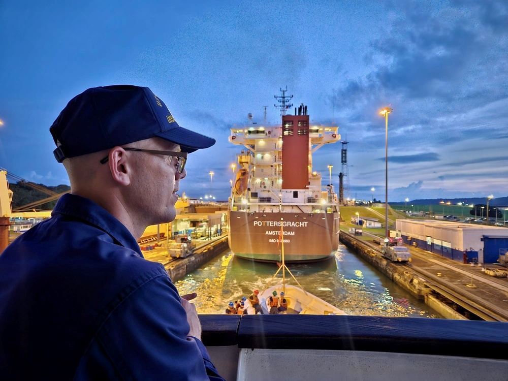 Coast Guard Cutter Venturous conducts Eastern Pacific patrol