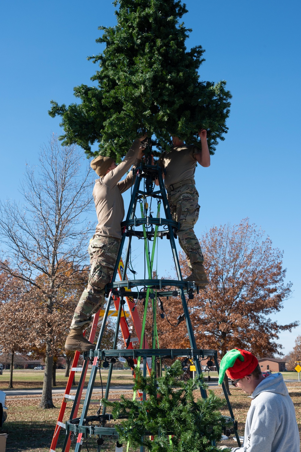 Whiteman brings in the holidays in style