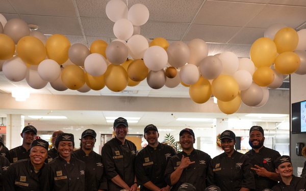 15th Wing celebrates Thanksgiving