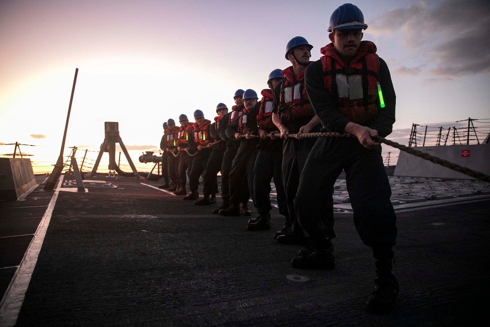 Sterett Conducts Connected Replenishment with USNS Charles Drew