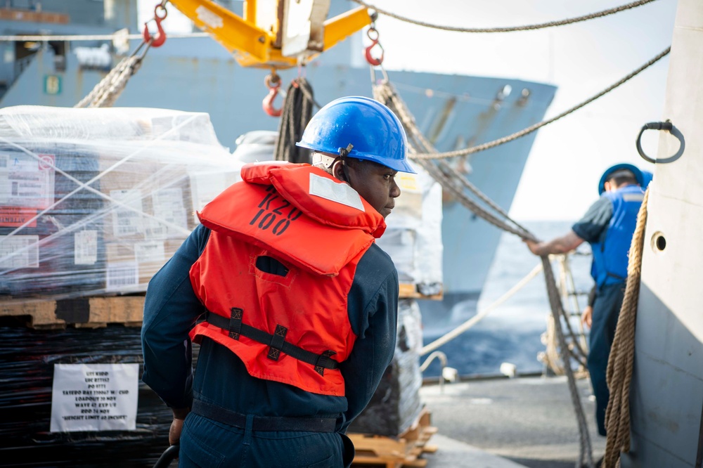 USS Kidd (DDG 100) Performs Replenishment-at-Sea With USNS Charles Drew (T-AKE 10)