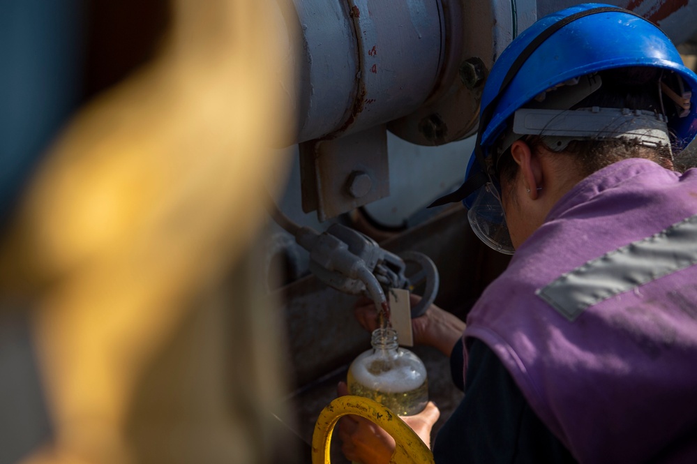 USS Kidd (DDG 100) Performs Replenishment-at-Sea With USNS Charles Drew (T-AKE 10)