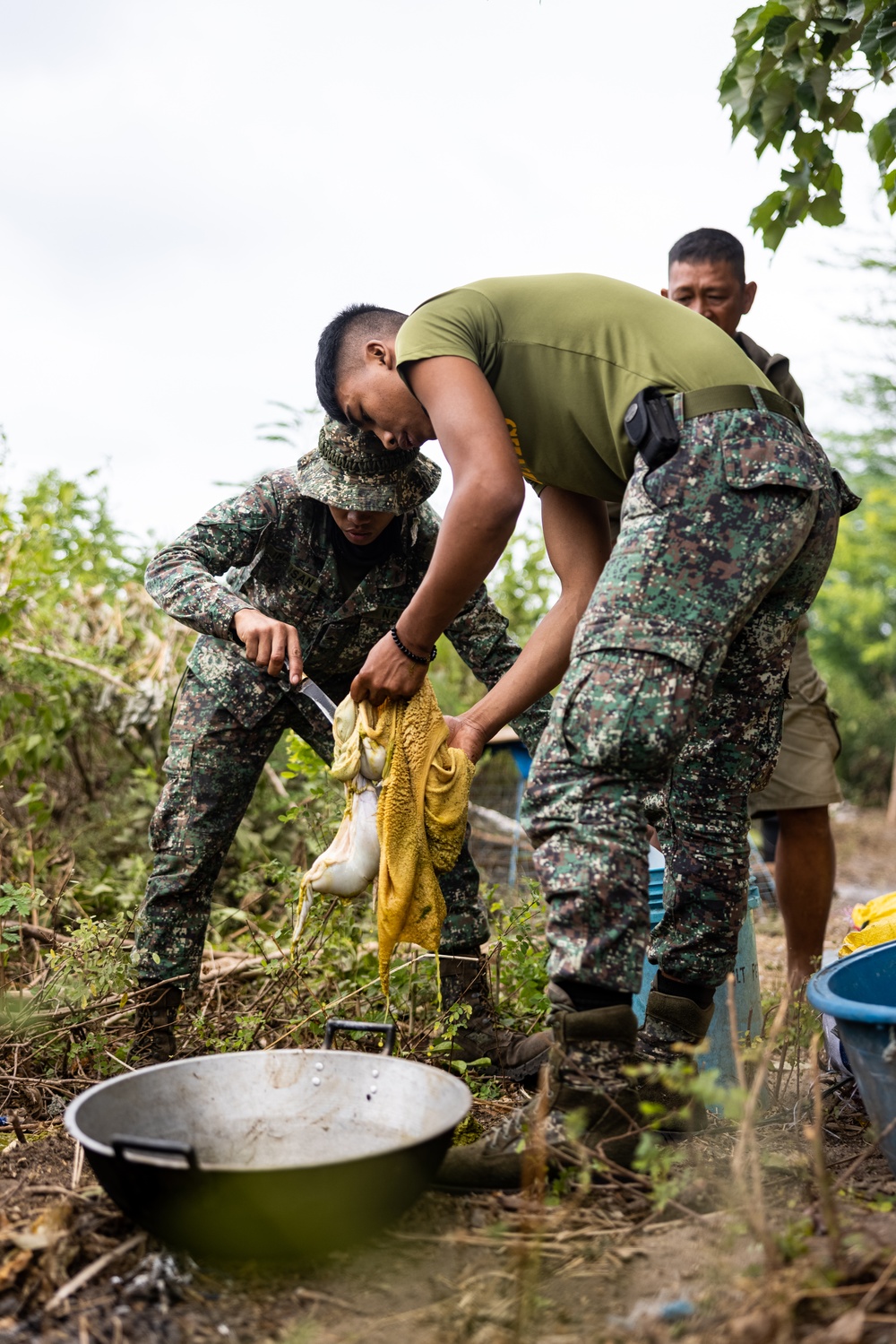 KAMANDAG 7: Jungle Survival Training