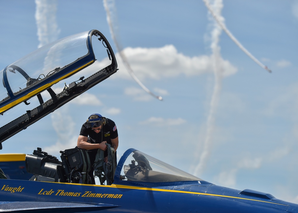 Navy Flight Demonstration Squadron Performs in Lakeland, FL.