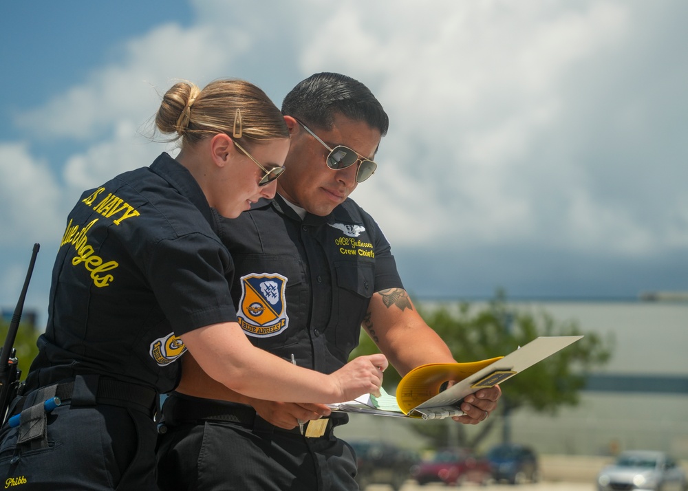 Navy Flight Demonstration Squadron Performs in Fort Lauderdale, FL.