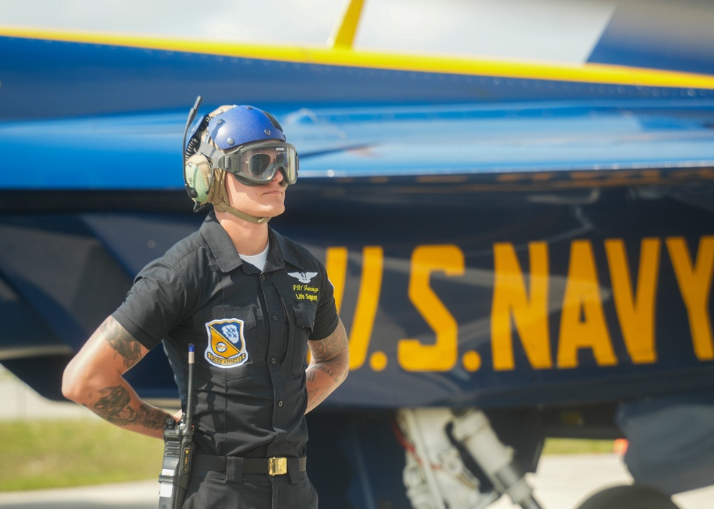 Navy Flight Demonstration Squadron Performs in Fort Lauderdale, FL.