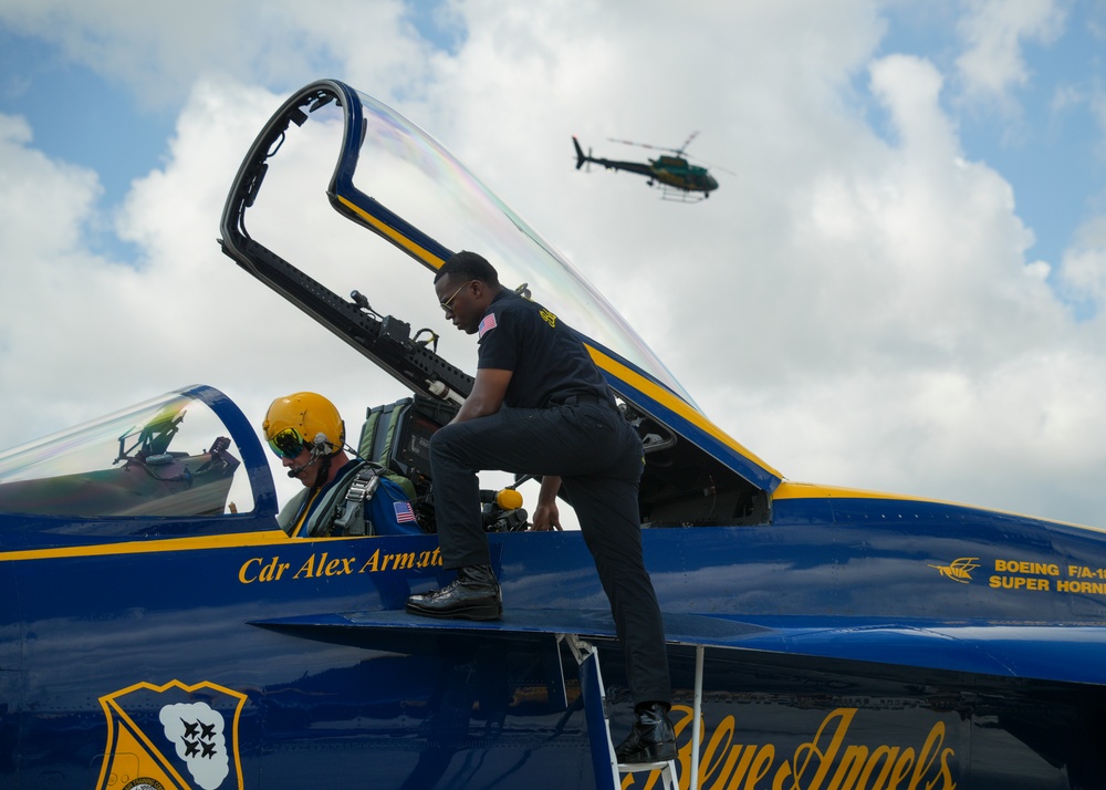 Navy Flight Demonstration Squadron Performs in Fort Lauderdale, FL.