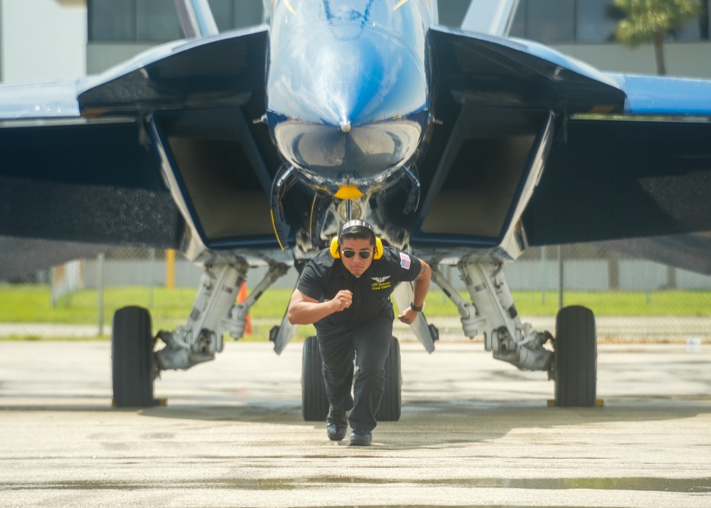 Navy Flight Demonstration Squadron Performs in Fort Lauderdale, FL.