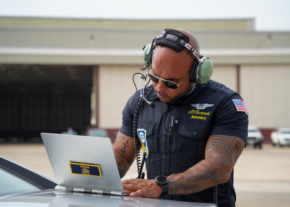 Navy Flight Demonstration Squadron Performs in Corpus Christi, TX.