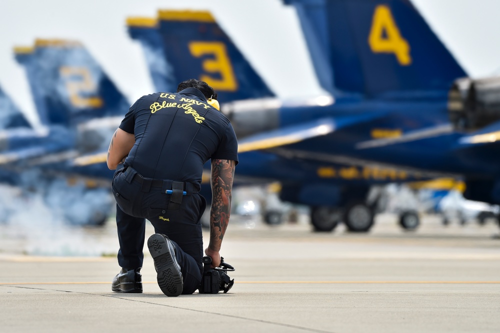 Navy Flight Demonstration Squadron Performs in Columbus, OH.