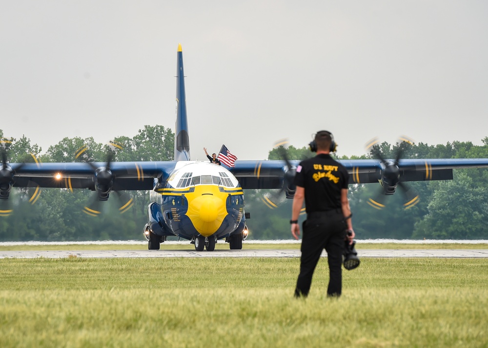 Navy Flight Demonstration Squadron Performs in Columbus, OH.