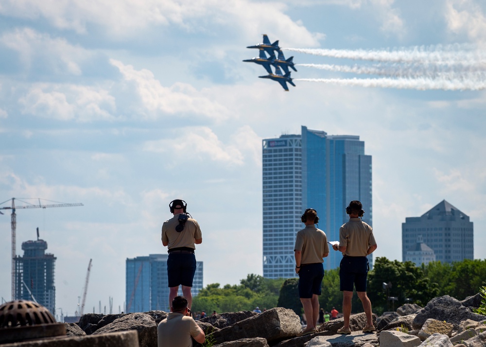 Navy Flight Demonstration Squadron Performs in Milwaukee, WI.