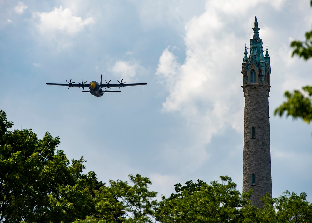 Navy Flight Demonstration Squadron Performs in Milwaukee, WI.