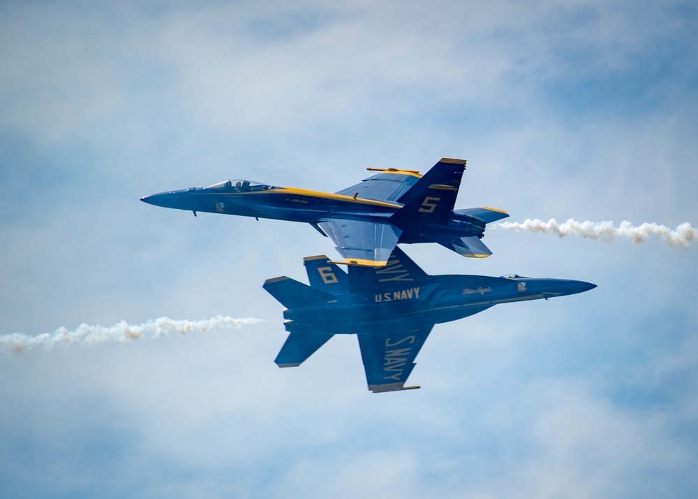 Navy Flight Demonstration Squadron Performs in Toronto, Canada