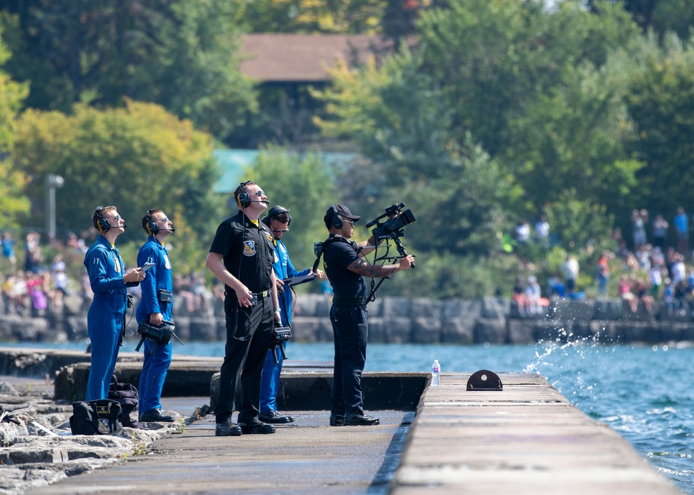 Navy Flight Demonstration Squadron Performs in Toronto, Canada