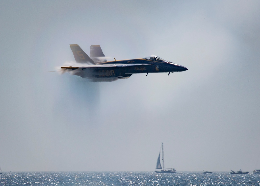 Navy Flight Demonstration Squadron Performs in Toronto, Canada