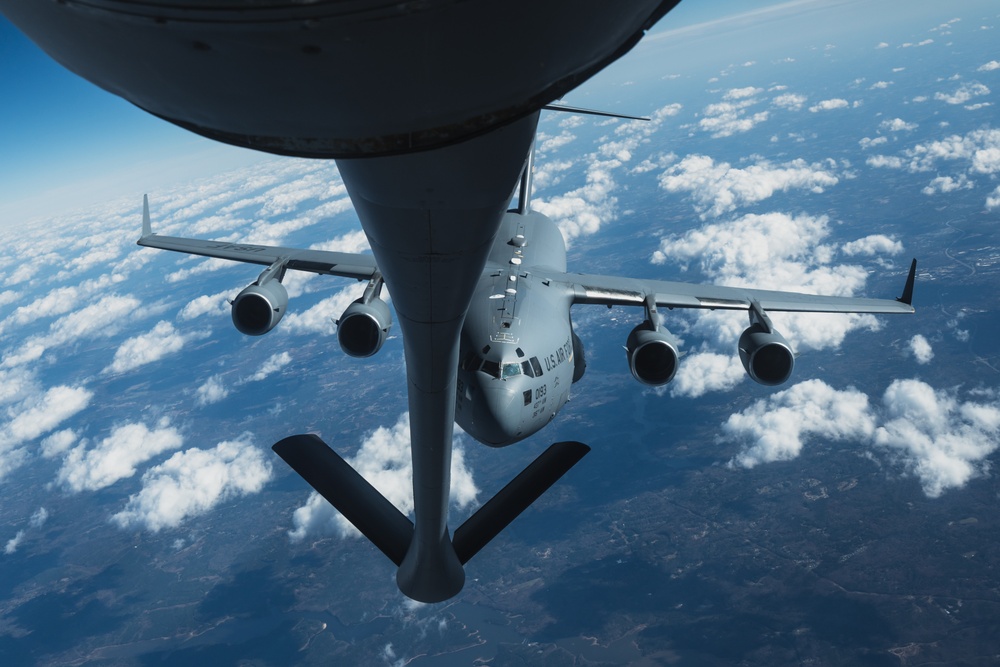 63rd ARS refuels C-17 over Southeastern United States
