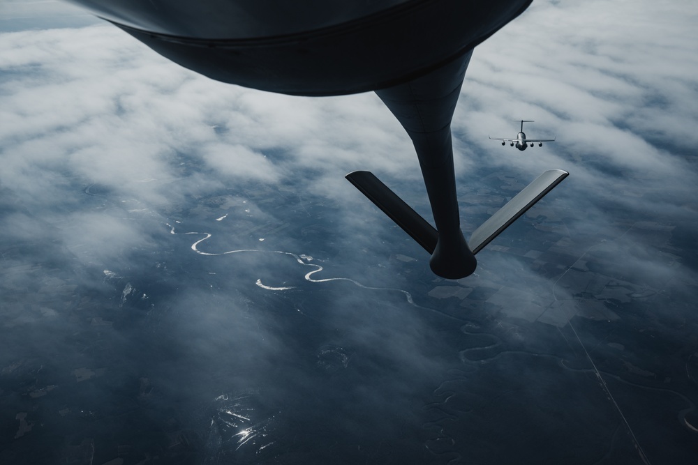 63rd ARS refuels C-17 over Southeastern United States