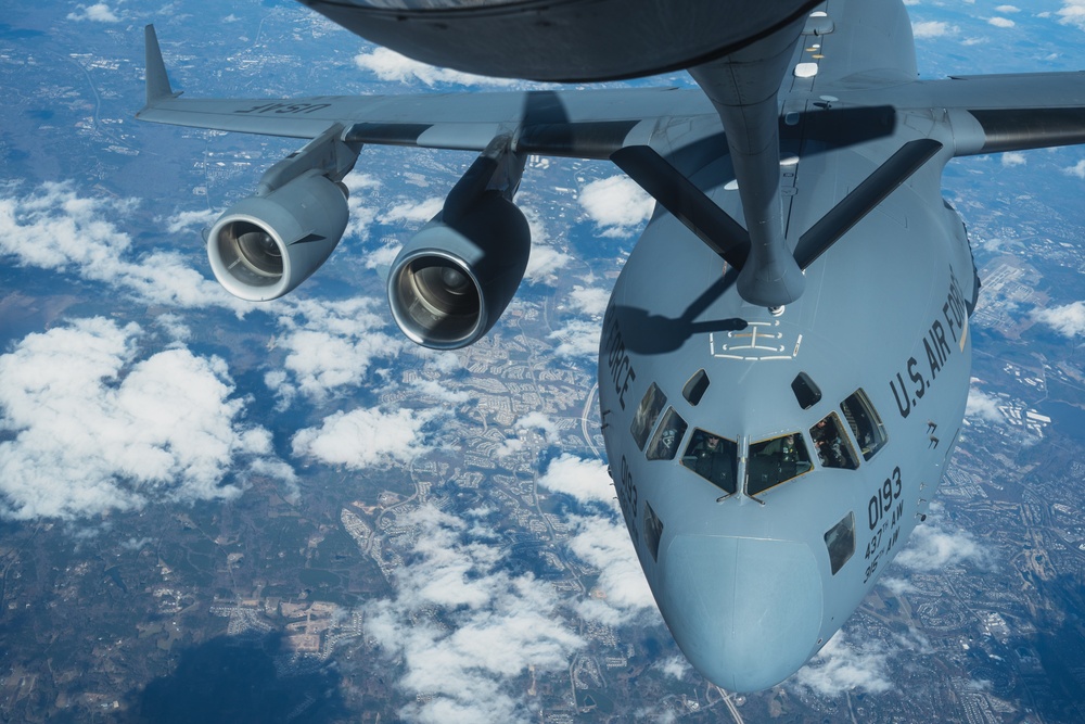 63rd ARS refuels C-17 over Southeastern United States