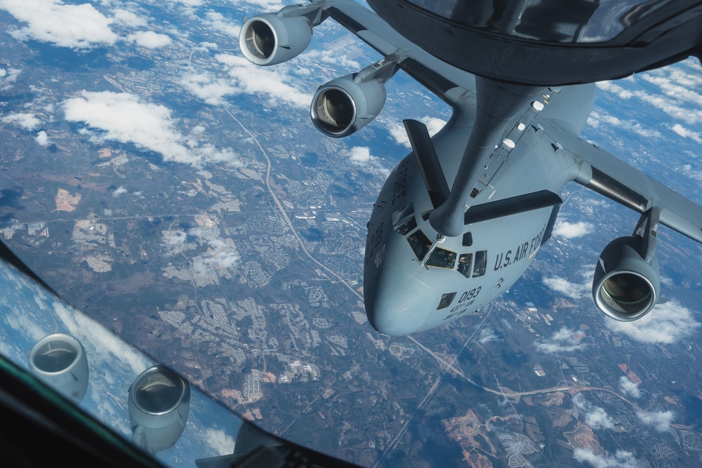 63rd ARS refuels C-17 over Southeastern United States