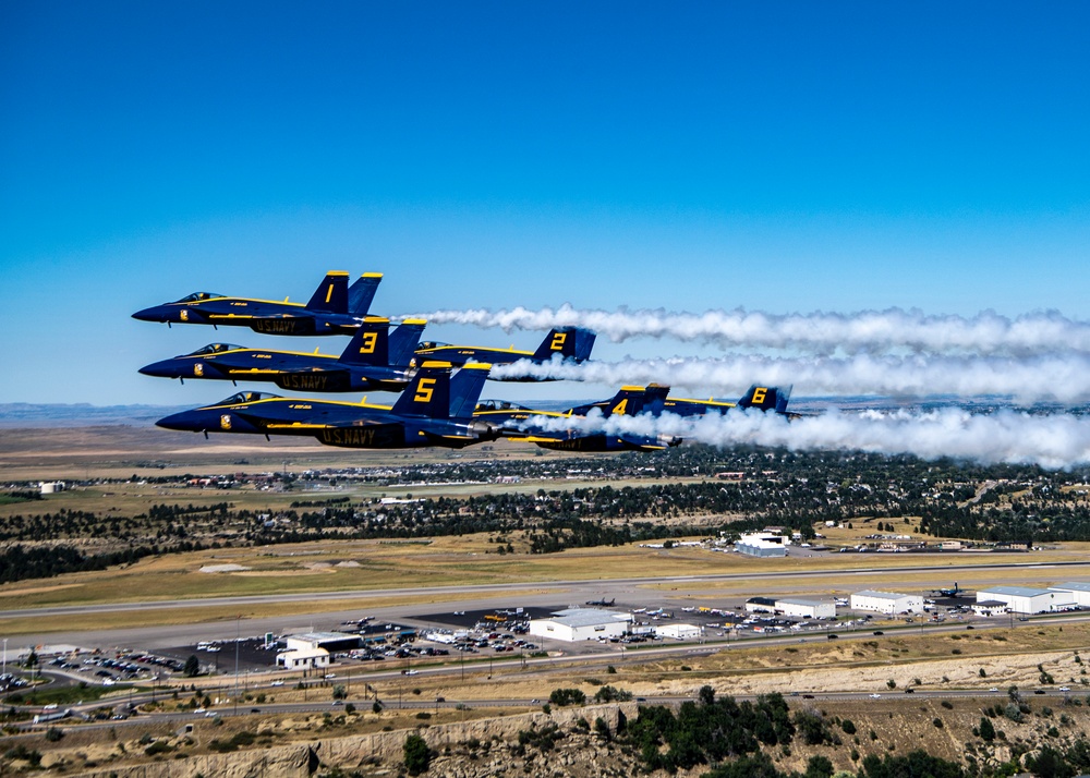 DVIDS Images Blue Angels Perform at the Yellowstone International